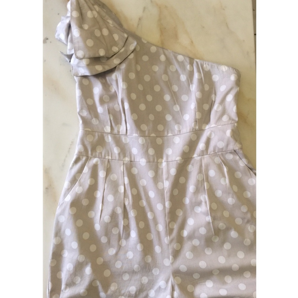 BCBGMAXAZRIA One Shoulder With Bow Dot Romper Sz S - Picture 1 of 8